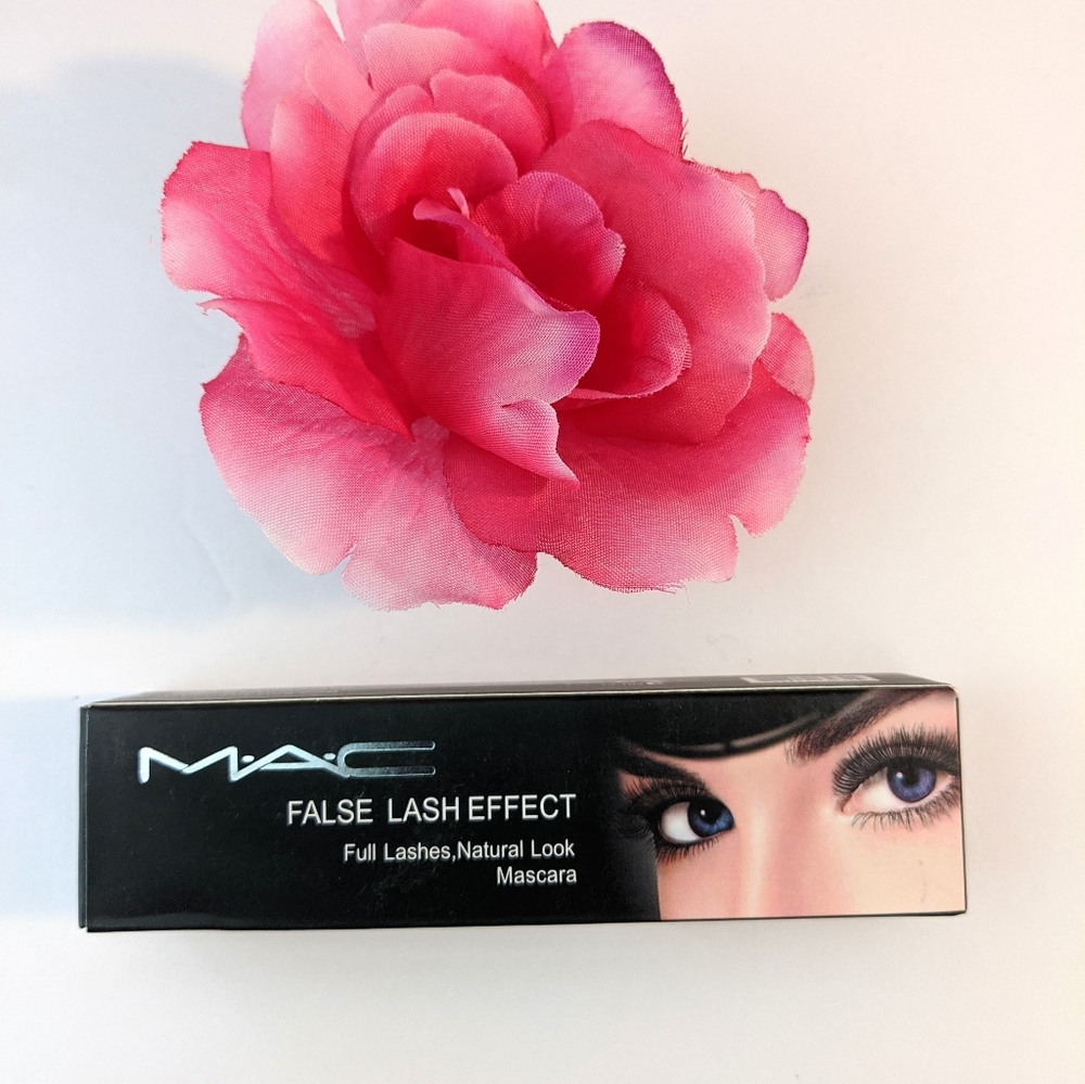 M.A.C False Lash Effect